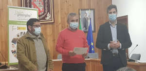 Entrega de diplomas del curso Elaboración de productos a raíz del aceite de oliva Ed. 6 en Mengíbar