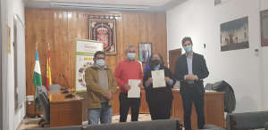 Entrega de diplomas del curso Elaboración de productos a raíz del aceite de oliva Ed. 6 en Mengíbar