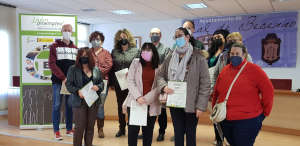 Entrega de Diplomas del curso Elaboración de productos a raíz del aceite de oliva Ed. 7 en Peal de Becerro